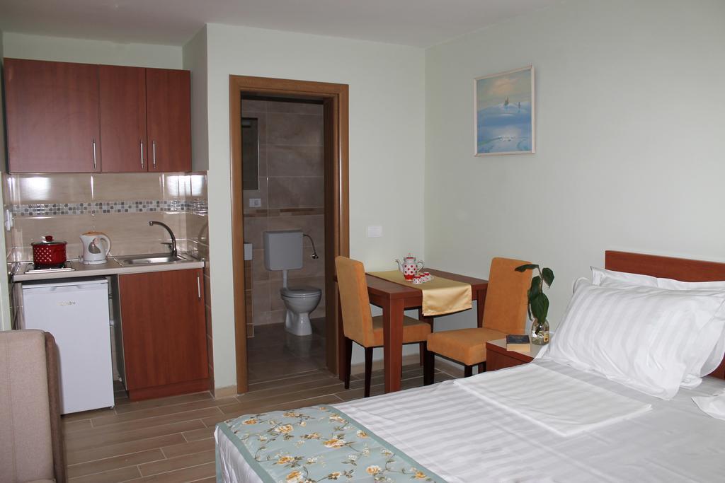 Apartments Gran Sasso อุลซิน ภายนอก รูปภาพ