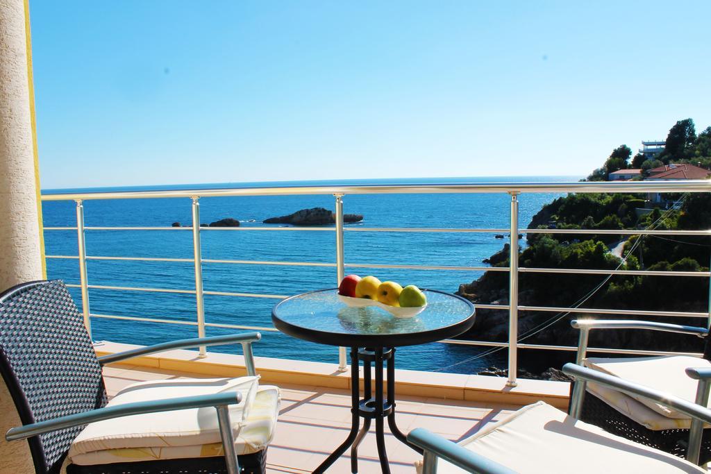 Apartments Gran Sasso อุลซิน ภายนอก รูปภาพ