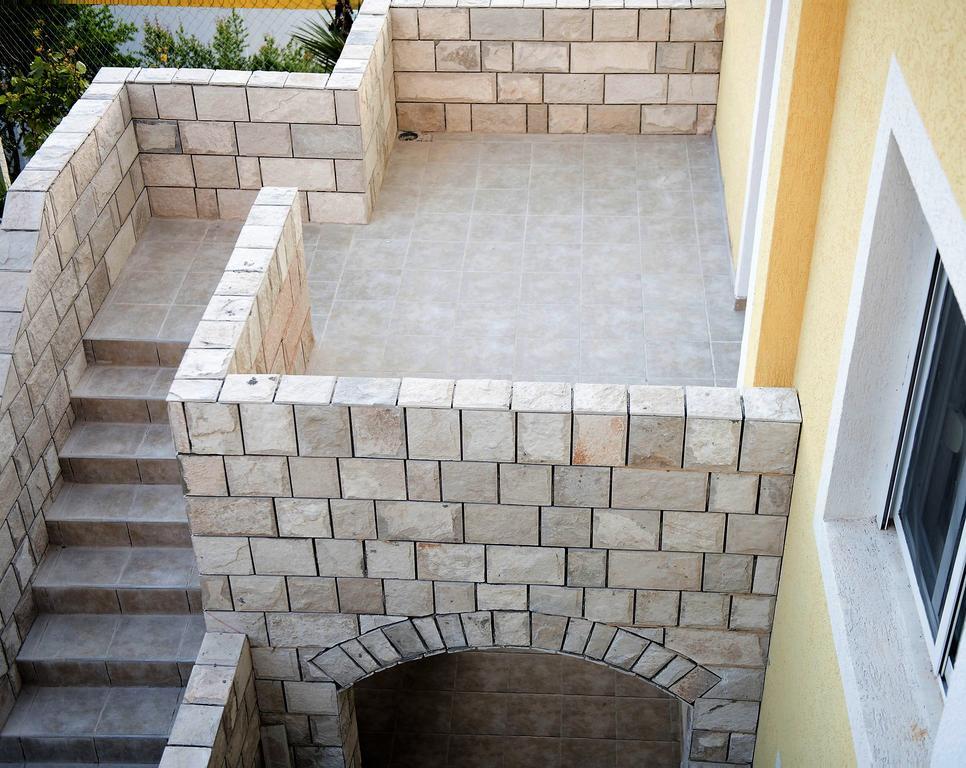 Apartments Gran Sasso อุลซิน ภายนอก รูปภาพ