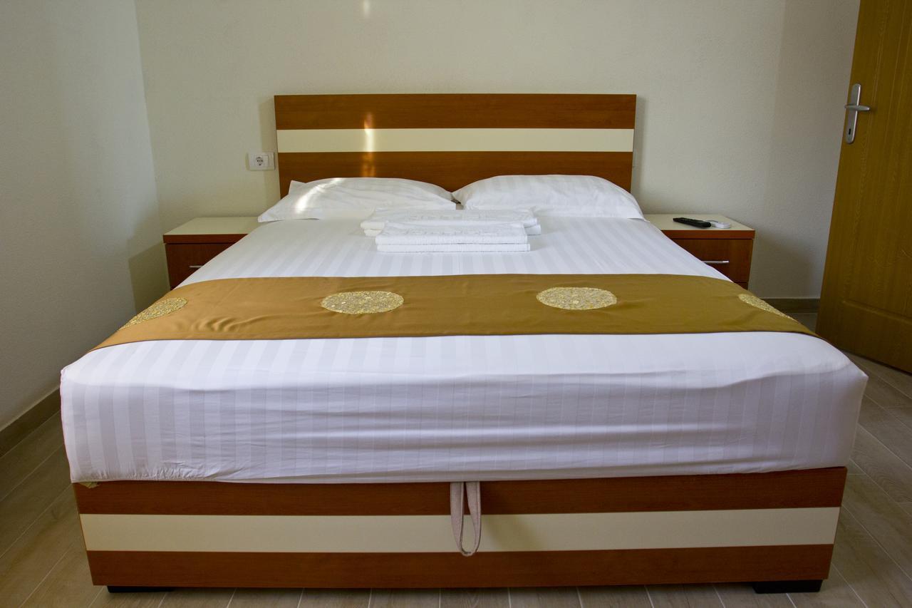 Apartments Gran Sasso อุลซิน ภายนอก รูปภาพ